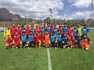 La selección japonesa y la selección ANF7 de España antes del encuentro amistoso