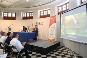 Presentación de las etapas "alicantinas" de la Vuelta 2016 ayer en la Diputación, donde fue invitado Bernabé Cano, alcalde de La Nucía