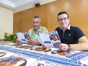 Pepe Cano, concejal de Redes Sociales y Cristóbal Llorens, concejal de Fiestas, en la presentación del certamen de Instagram
