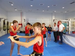 Los alumnos del Campus de Muay Thai practicando un ejercicio