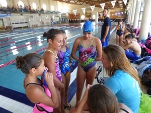 La nadadora olímpica Melani Costa ha compartido entrenamientos y consejos con los campers