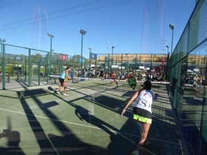 Los partidos del cuadro femenino de 1/16 se jugaron en las pistas exteriores de pádel de la Ciutat Esportiva Camilo Cano