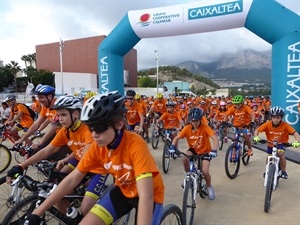 Más de 500 personas participaron en 2015 en el Día de la Bici