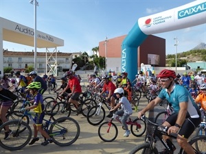 Ciclistas de todas las edades participaron en el V Día de la Bici