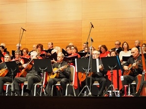 En este concierto el Orfeón Alicante estuvo acompañado por la agrupación musical "Camtares"