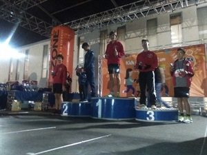 Podium en categoría cadete masculino con el nuciero Dylan Kotte en la primera posición y Ares Azorín tercero