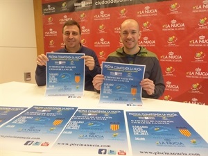 Sergio Villalba, concejal de Deportes, y Nano Pelayo, coord agua de la piscina climatizada de La Nucía, presentaron el II Trofeo de Natación "Ciudad de La Nucía"