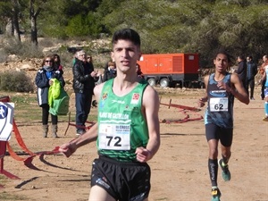 Rubén García, del Playas de Castellón, consiguió la victoria en la categoría absoluta masculina