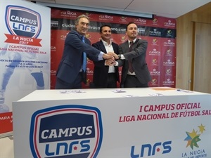 Javier Lozano, pte. LNFS, Ignacio Garrido, dtor. Deportivo Campus y Bernabé Cano, alcalde de La Nucía