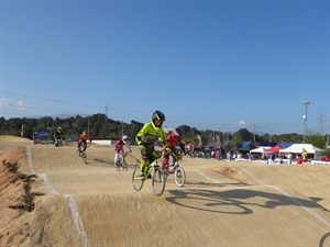 Durante la competición se pudieron ver saltos espectaculares con las bicis