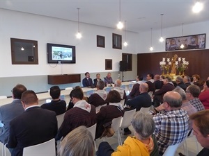 La charla se celebró ayer lunes, "Dia de Sant Vicent", en el CEM Captivador