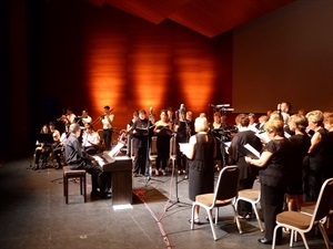 11 músicos de la Unió Musical acompañaron a la Coral durante todo el concierto