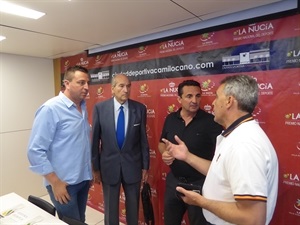 La conferencia contó con la presencia de Ricardo Leiva Dtor. Deportes COE; Bernabé Cano, alcalde de La Nucía y Sergio Villalba, concejal de Deportes.