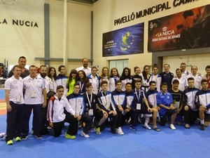 Sergio Villalba, concejal Deportes, junto a la delegación Gallega