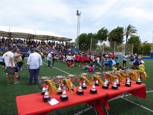 La entrega de trofeos contó con la colaboración de Damíán López, delegado FFCV en Alicante