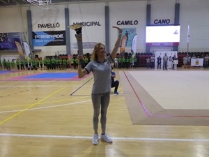 Carolina Pascual portó la Antorcha Olímpica durante el desfile
