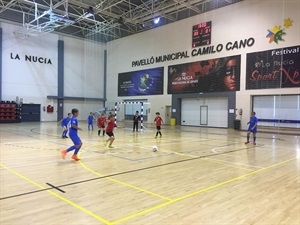 Más de 150 jugadores participaron en este torneo de futbol sala base en el Pabellón Municipal