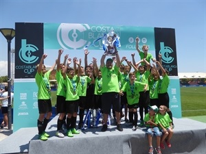 La UD Canals ganadores por cuarto año de la Costa Blanca Cup por equipos