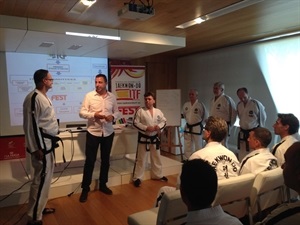 Sergio Villalba, concejal de Deportes junto a Paco Ferrando, pte. Fed. Española Taekwondo ITF en la inauguración del Congreso