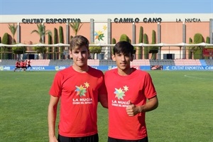 Valor (izquierda) y Ayoze (dcha) en su presentación como nuevos jugadores del CF La Nucía
