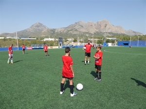 Muchos de los alumnos pertenecen al fútbol base del CF La Nucía