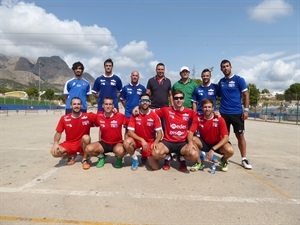 La Selección de Pilota Valenciana junto al entrenador, Pasqual Snachís, "Pigat II" y el concejal de Deportes