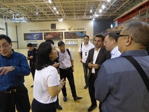 Durante la visita la delegación china preguntó por el modelo de gestión de la ciudad deportiva