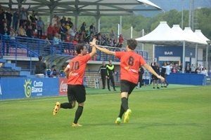San Julián y Jandro celebrando el primer gol nuciero