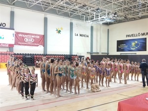 Más de 80 gimnastas compitieron en la pista central del Pabellón
