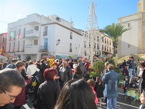 Más de 6.000 personas pasaron por la VII Feria Solidaria de Navidad de La Nucía