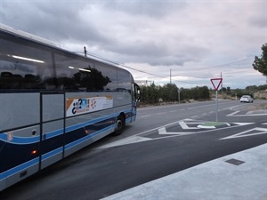 El autobús se incorpora a la carretera La Nucía-Altea sin ningún problema gracias a esta actuación