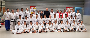 El equipo nacional de Taekwondo y sus "maestros" junto a Sergio Villalba, concejal de Deportes