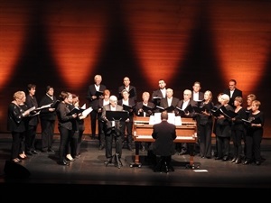 La Coral de la Unió Musical La Nucía fue dirigida por Ramón Lorente, al piano también
