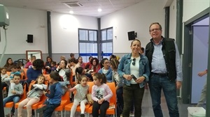 Los concejales Eva Naranjo y Bart Gommans en el Centro Social de Nou Espai