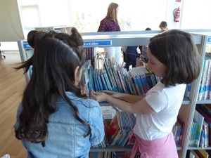 Más de 500 escolares de los colegios nucieros han pasado este curso por la Biblioteca Municipal en esta actividad totalmente gratuita
