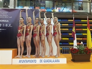 El conjunto nuciero de 1ª categoría en la tercera plaza del podium en Guadalajara