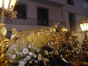 La Mare de Déu de l'Assumpció salió en procesión por el casco antiguo de La Nucía