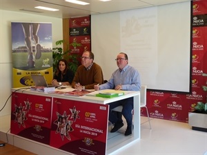Manolo Alcalá, concejal de Sanidad y Bart Gommans, concejal de Residentes Extranjeros ofrecieron algunas pautas organizativas para este encuentro internacional