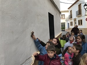 Mediante juegos y actividades los escolares descubren los secretos del casco antiguo nuciero