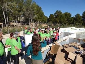 La visita de los mayores al Ecoparque fue muy enriqucedora y resolvió muchas dudas