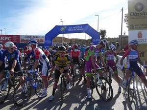 14 equipos y 96 ciclistas participaron en la primera prueba del calendario UCI de carretera en Europa