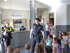La Nucia Policia Visita cole junio 3 2016