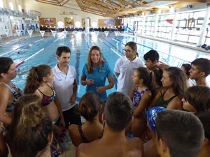 Melani Costas comparte consejos y entrenamiento con los alumnos del campus