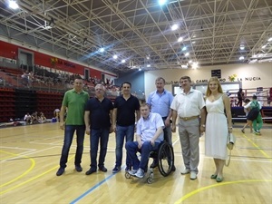 La delegación del Parlamento de Rusia visitando el Pabellón Municipal de Deportes
